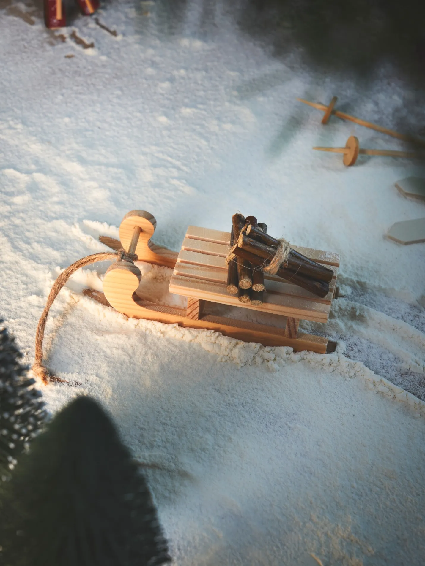 New Søstrene Grene Schweiz Miniatur-Schlitten Light Nature
